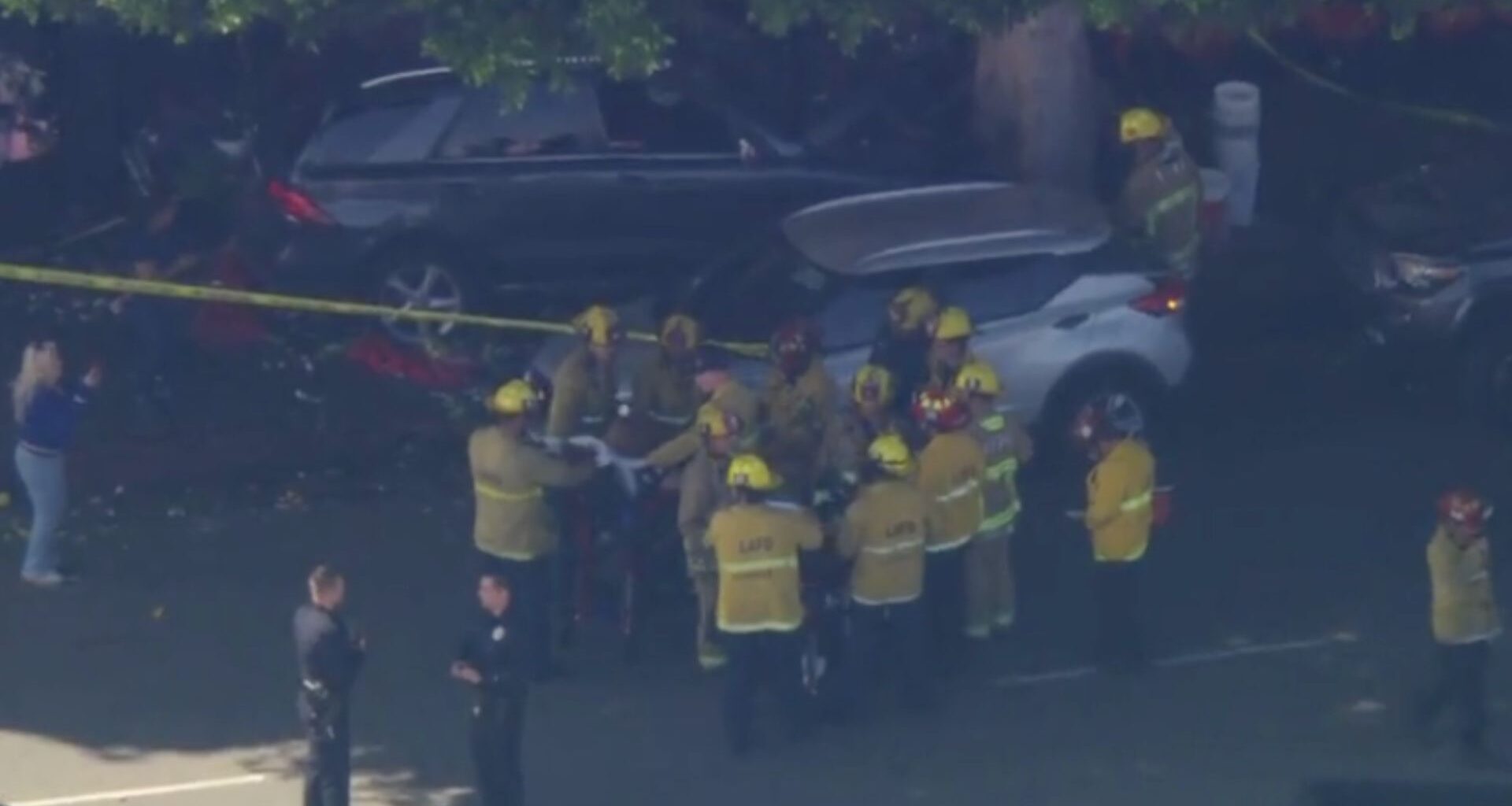 6 injured after car crashes into tree on sidewalk in downtown LA