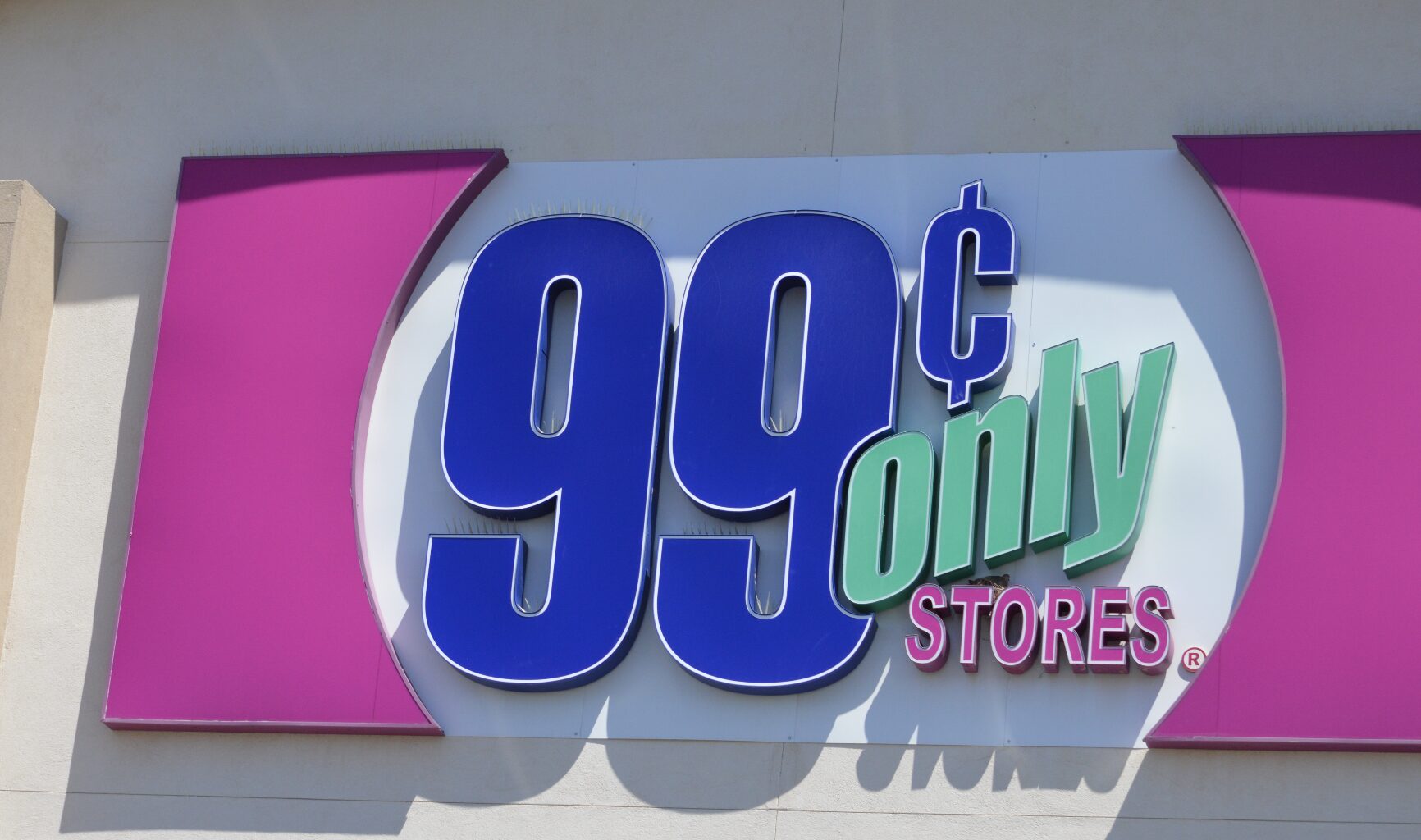 An Abandoned 99 Cents Only Store in L.A. Has Turned Into an Art Gallery for the Week