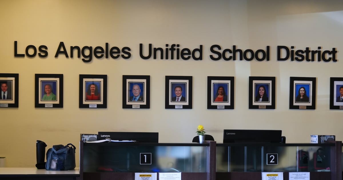 FBI searches Los Angeles school district headquarters and superintendent’s home