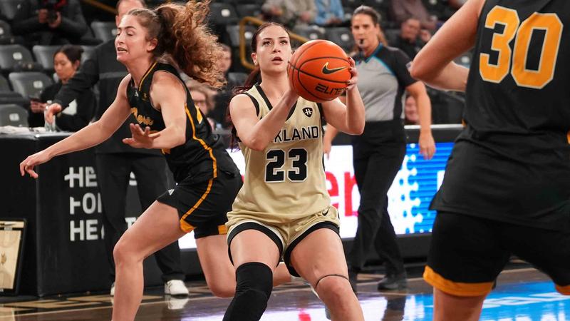 Women's Basketball Falls to Norse in Final Home Game