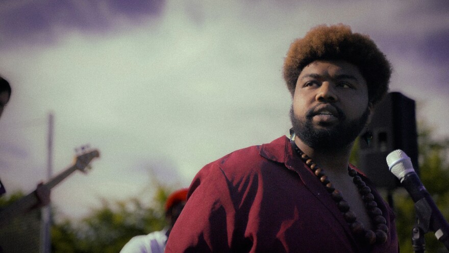 Soulful singer Veotis Latchison