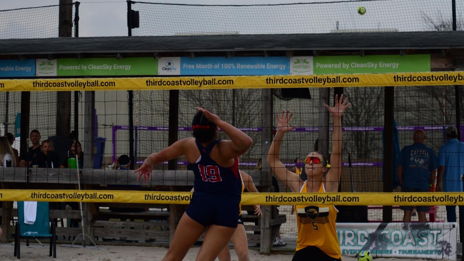 Alisia Silverthorn Swing vs USM