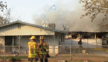 Crews battling mobile home fire in Fresno County