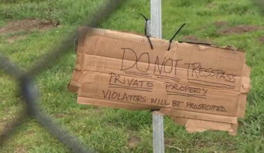 Judge orders arrest of man who put up fence, sign to block visitors at Daly City's Thornton State Beach