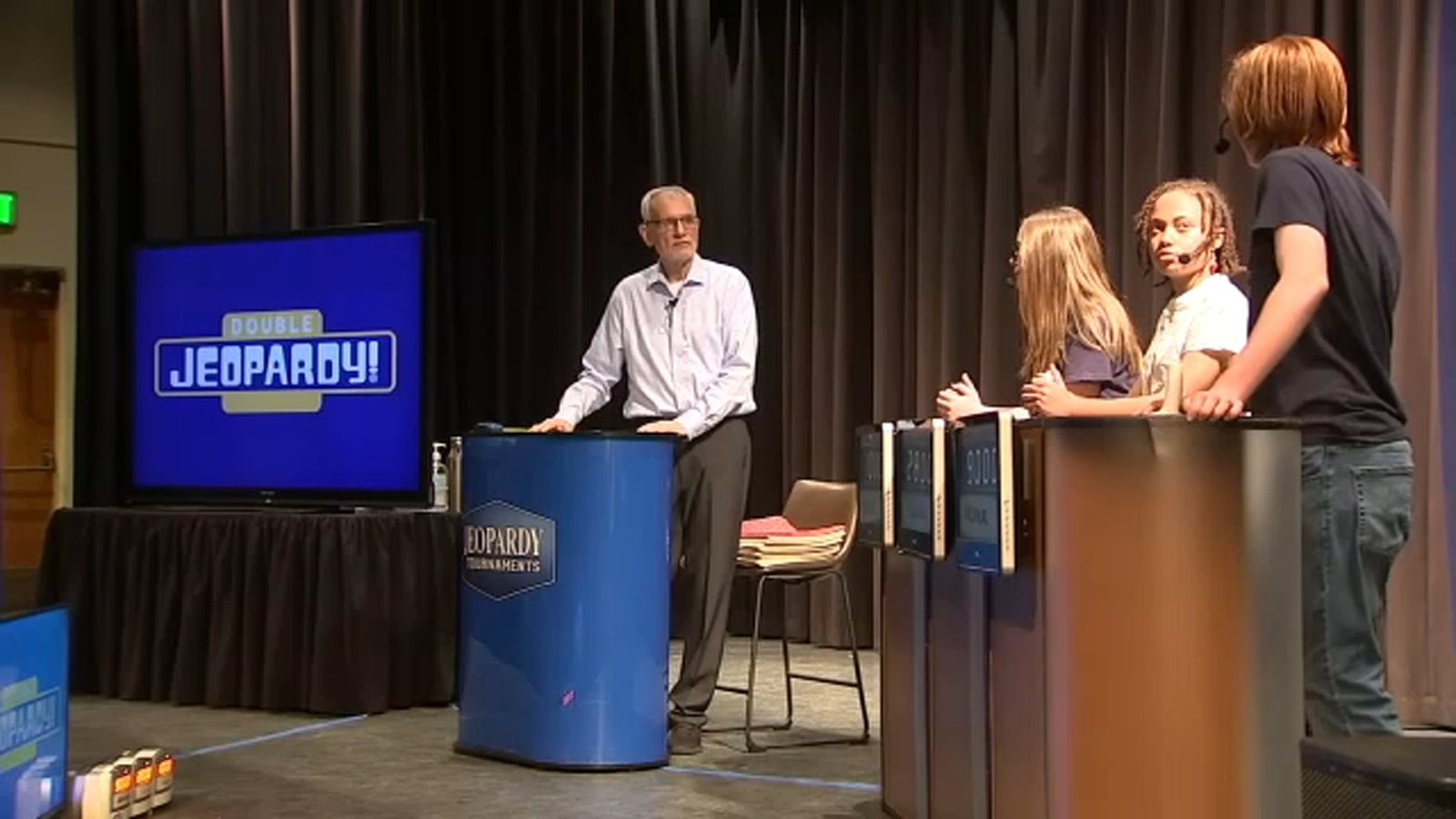 Long Beach man Jim Birge marks 25 years of hosting 'Jeopardy!' tournaments for students while battling cancer