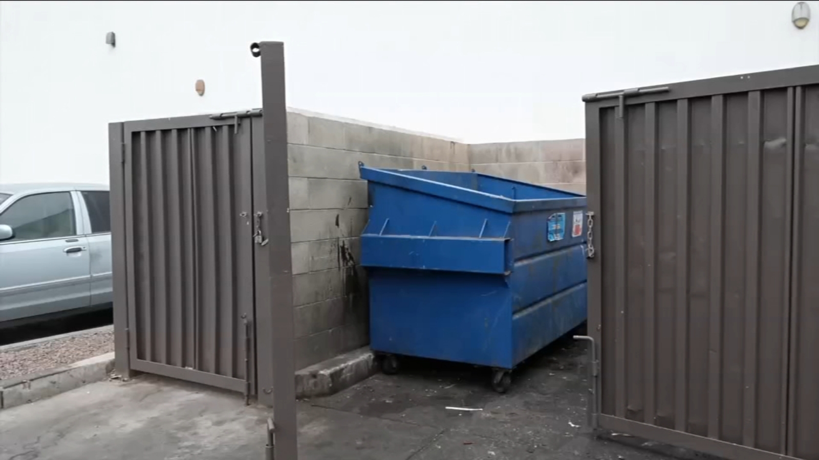 Newborn baby found dead near Bakersfield dumpster, police investigating