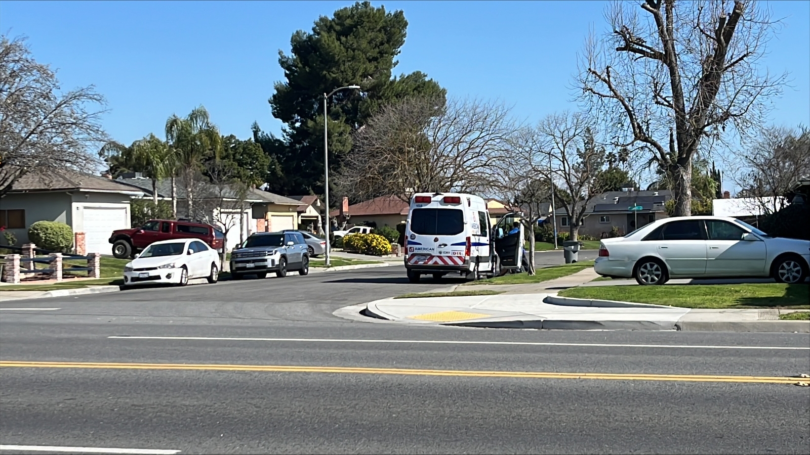 Man arrested after assaulting roommate with knife in Central Fresno