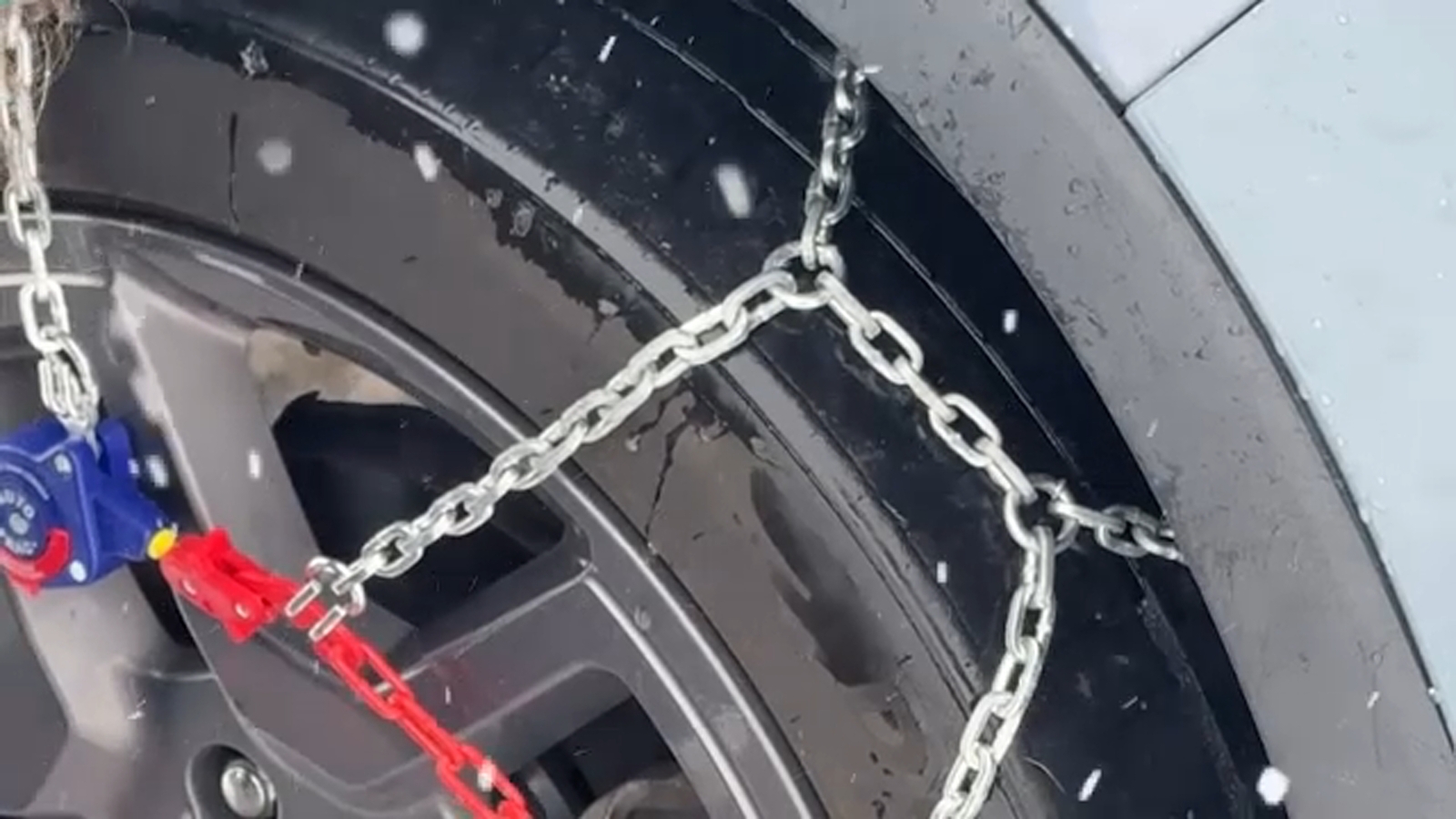 Snow piles up in Shaver Lake as storm triggers chain requirements on Highway 168