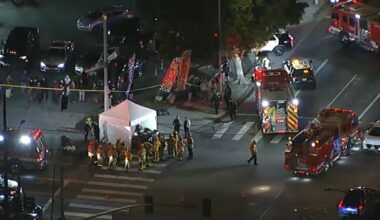 1 dead, 2 injured after car crashes into pole in Pacoima