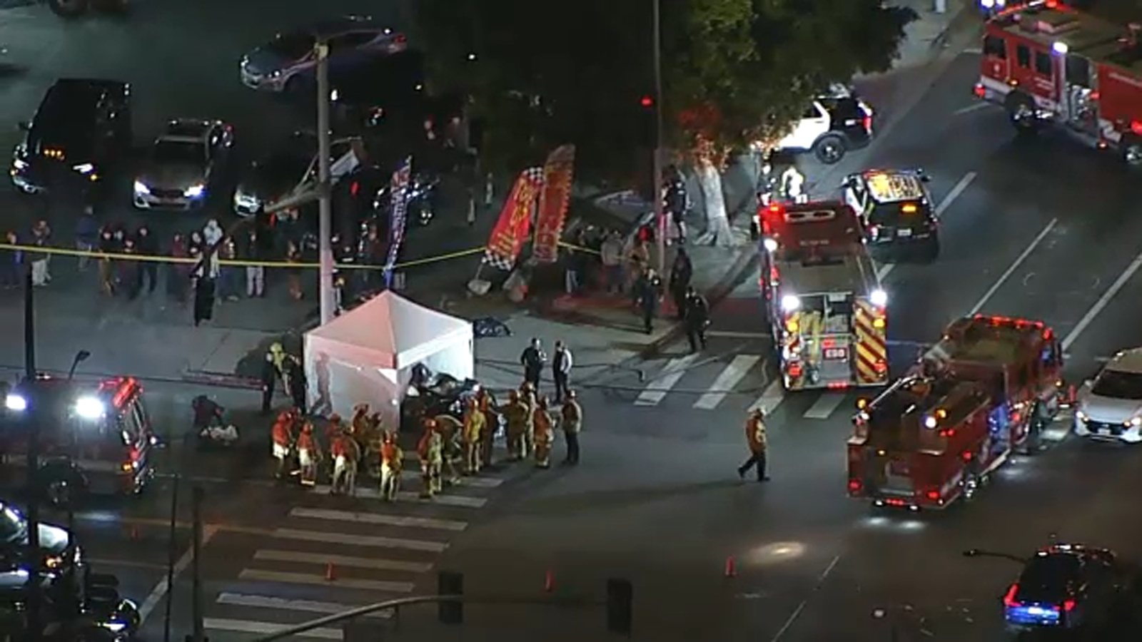 1 dead, 2 injured after car crashes into pole in Pacoima