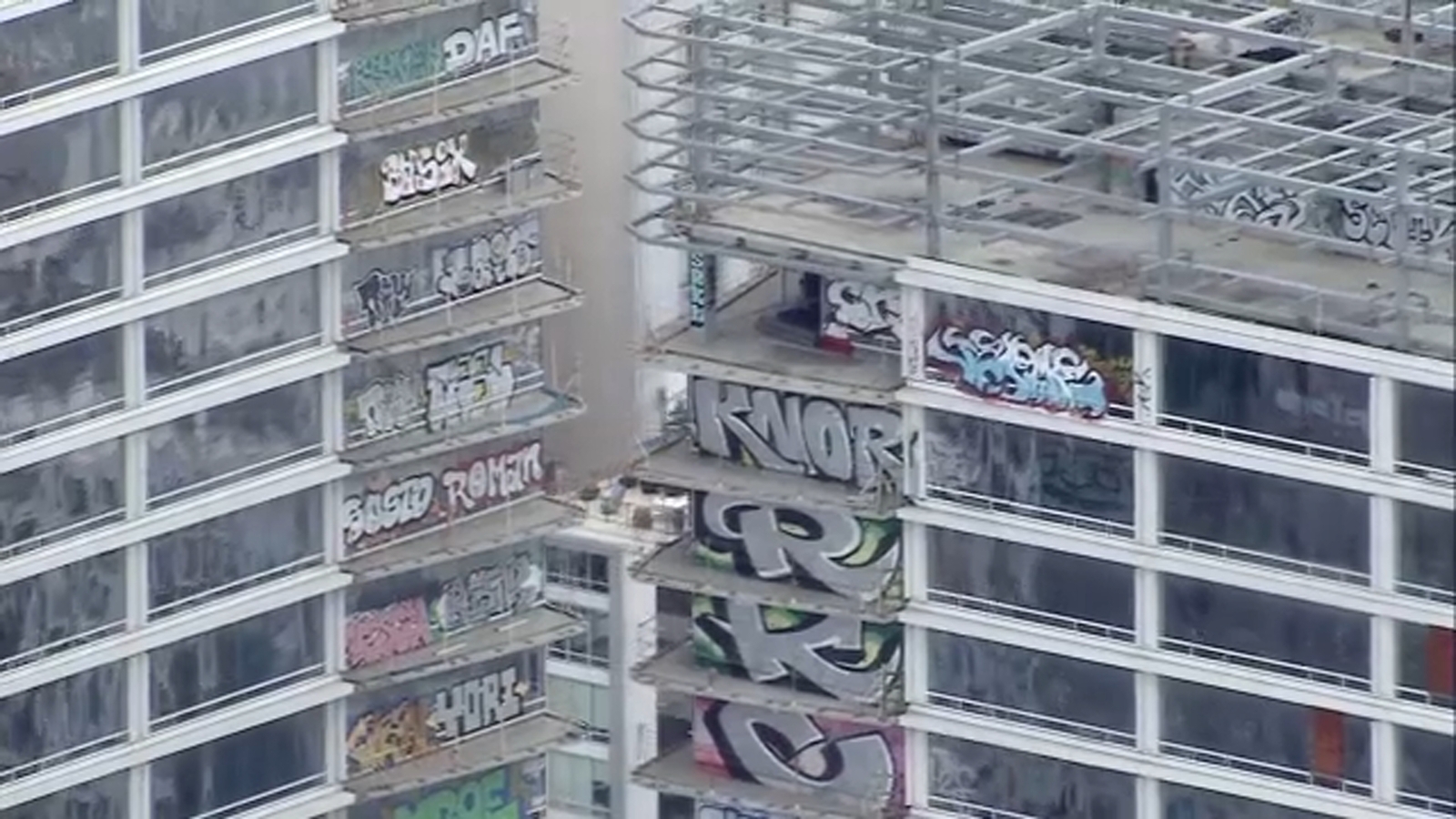 New owner of graffiti towers in downtown Los Angeles to be named