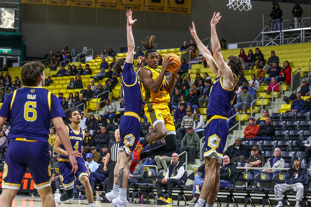 Long Beach State Can’t Find Offensive Rhythm In Loss To UC Irvine – The562.org