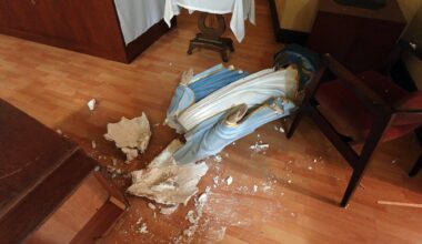 One day after desecration, California school holds reparation Mass