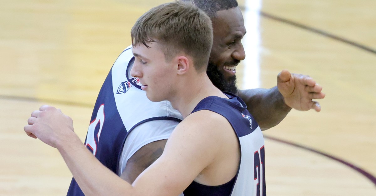 3 things to watch as the Mavericks visit the Los Angeles Lakers