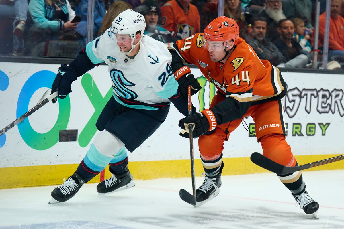 The Anaheim Duck’s left wing Ross Johnston (44) fights for the puck against the Seattle Kraken February 3rd, 2026 in Anaheim California. The Anaheim Duck’s left wing Ross Johnston (44) fights for the puck against the Seattle Kraken February 3rd, 2026 in Anaheim California.