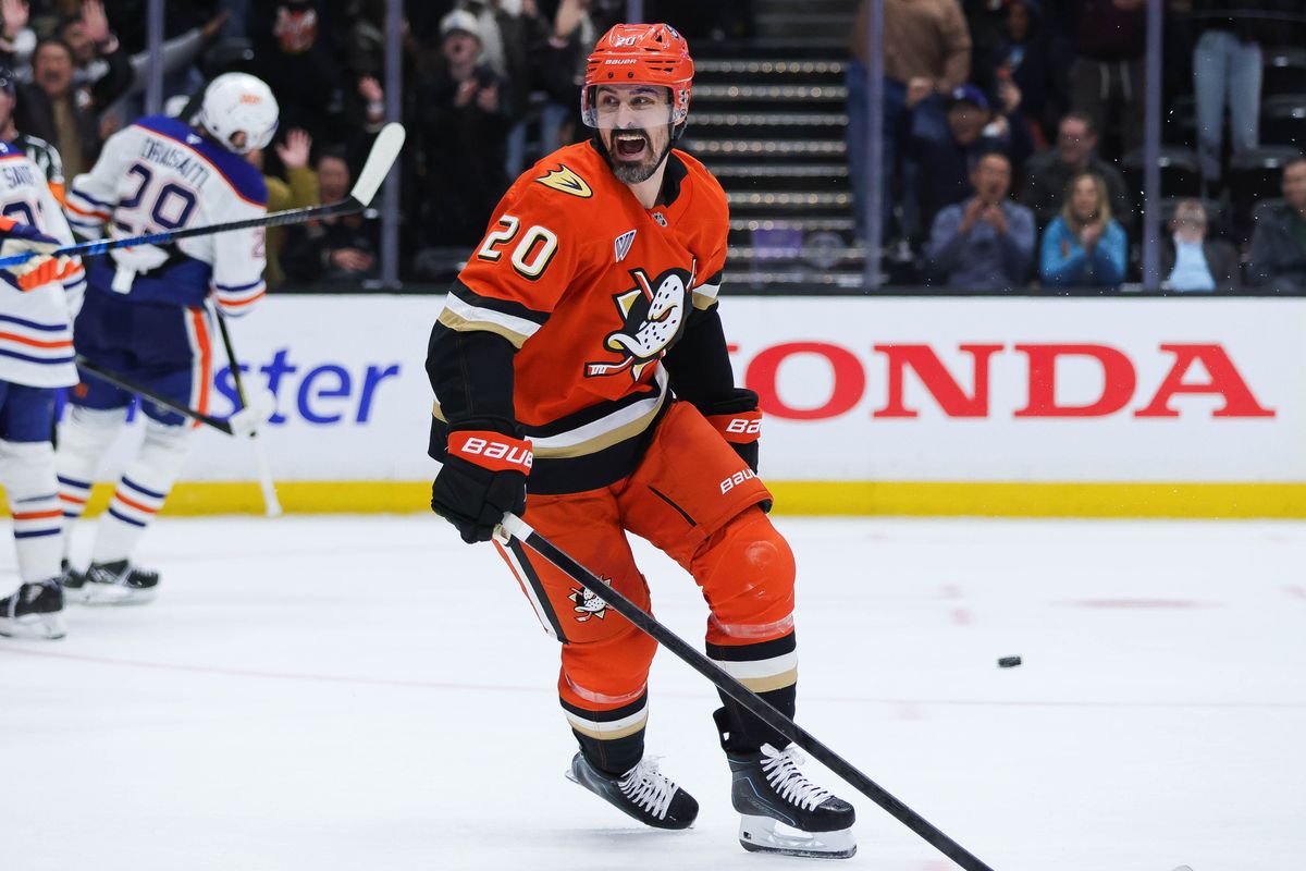 Anaheim Ducks left wing Chris Kreider (20) celebrates during the NHL game against the Edmonton Oilers, Wednesday February 25th, 2026 at Honda Center in Anaheim, Calif. Anaheim Ducks left wing Chris Kreider (20) celebrates during the NHL game against the Edmonton Oilers, Wednesday February 25th, 2026 at Honda Center in Anaheim, Calif.