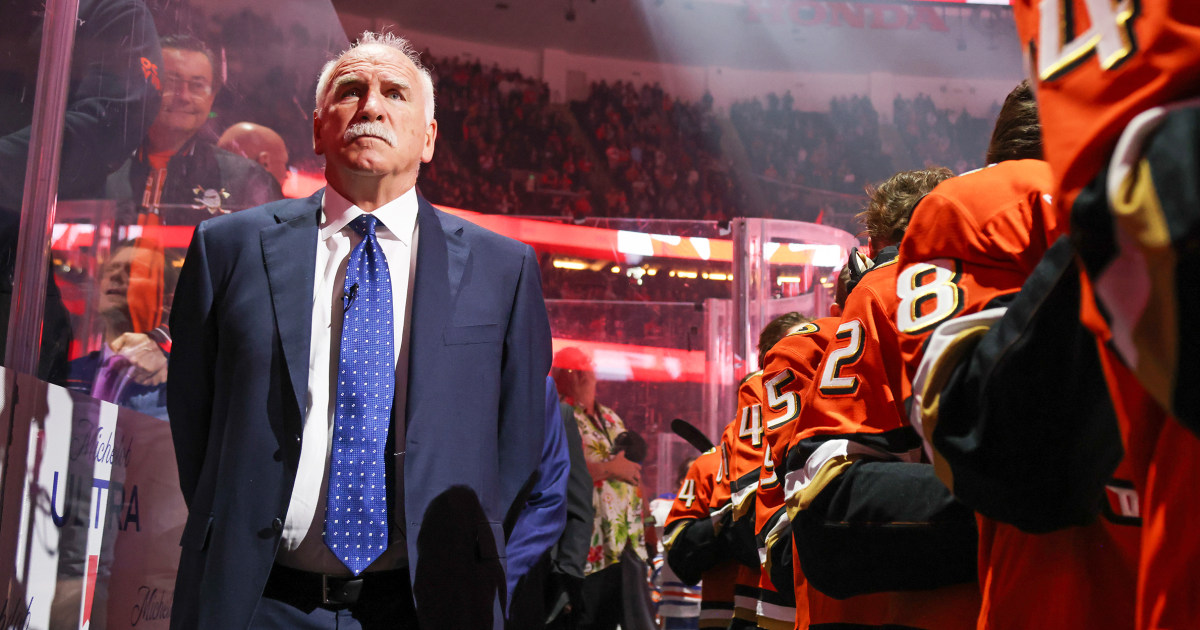 Joel Quenneville reaches 1,000 victories, joining Scotty Bowman in an elite club for NHL coaches