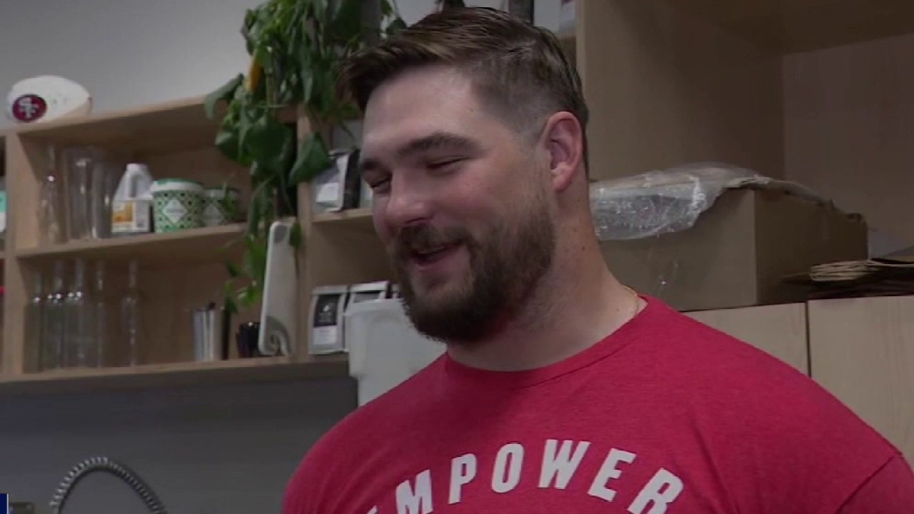 49ers lineman serves as guest barista at San Francisco coffee shop 