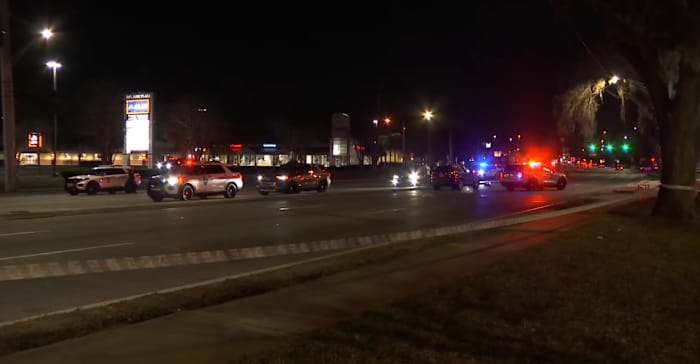 All lanes closed on San Jose Boulevard after crash, 1 person seriously injured