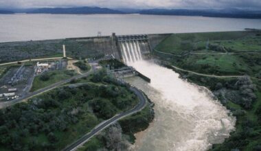 Folsom Dam discharges water at a high rate on Feb. 19, 1986.