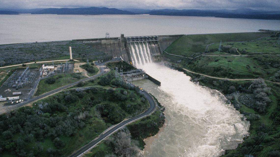 Folsom Dam discharges water at a high rate on Feb. 19, 1986.