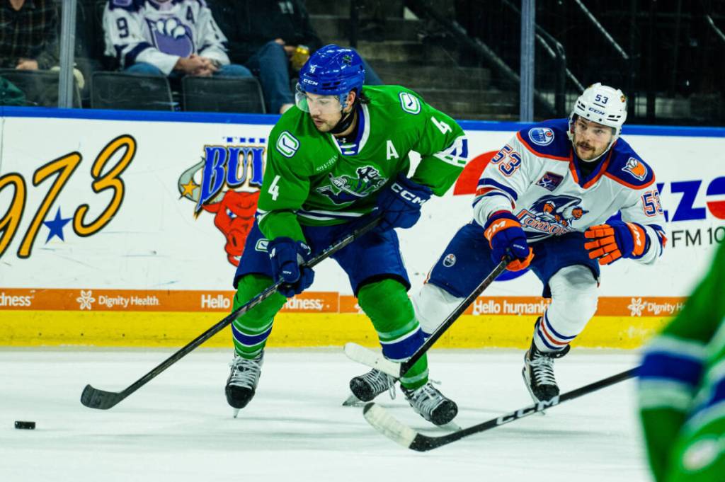 Jett Woo and the Abbotsford Canucks dropped a pair of games to the Bakersfield Condors on Friday (Jan. 30) and Saturday (Jan. 31). (Abbotsford Canucks photo)