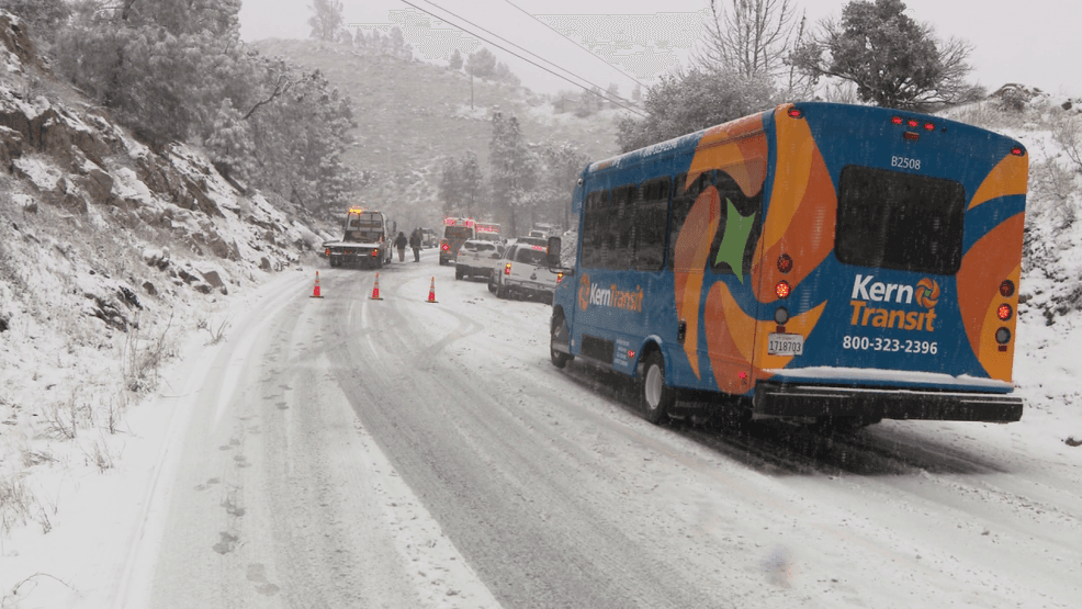 Local weather observer helps meteorologists report conditions (KBAK/KBFX){p}{/p}