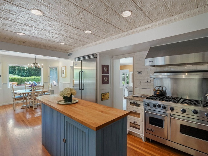 Charlotte Ross Studio City Home For Sale 9