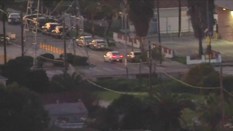 Police officers chased a fleeing suspect driver in South Los Angeles on Jan. 31, 2026. (KTLA)