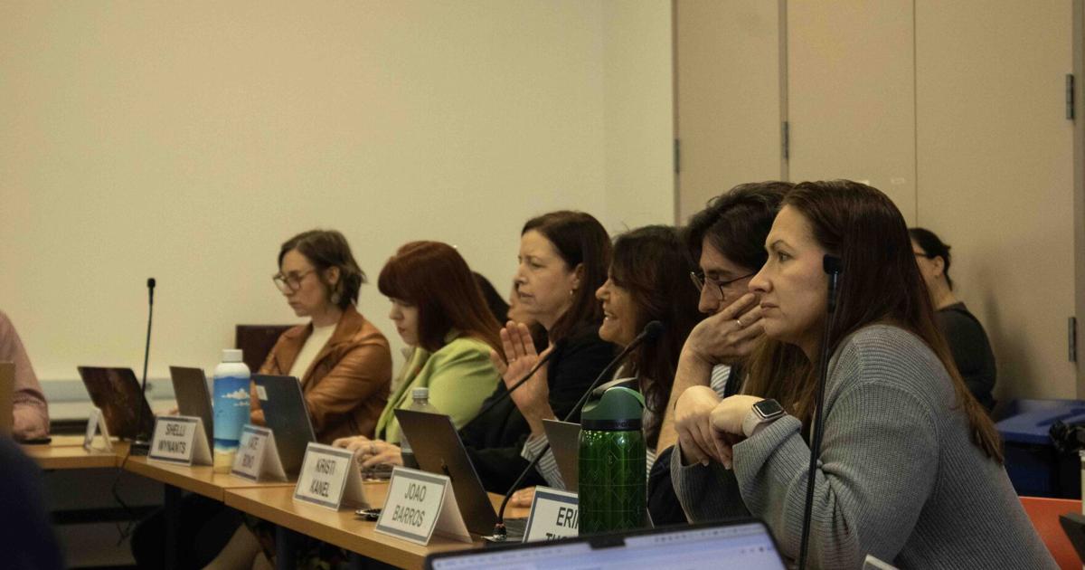 Faculty brings general education concerns to Academic Senate | News