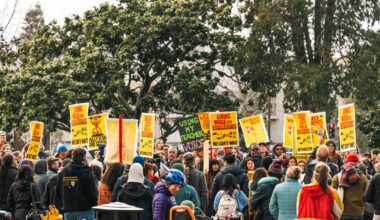 Berkeley teachers march to district chambers ahead of critical contract negotiation | Local Schools