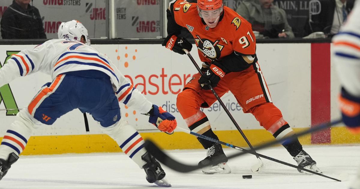 Joel Quenneville gets his 1,000th career win in Ducks' 6-5 comeback victory over Oilers | Sports