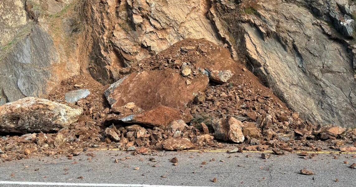 Rockslide near Auburn affecting traffic; detour available | California News