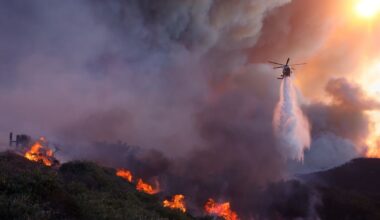 LA firefighter says he warned brush fire wasn't out before massive blaze ignited :: WRAL.com