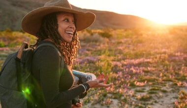 A California photographer is on a quest to photograph hundreds of native bees