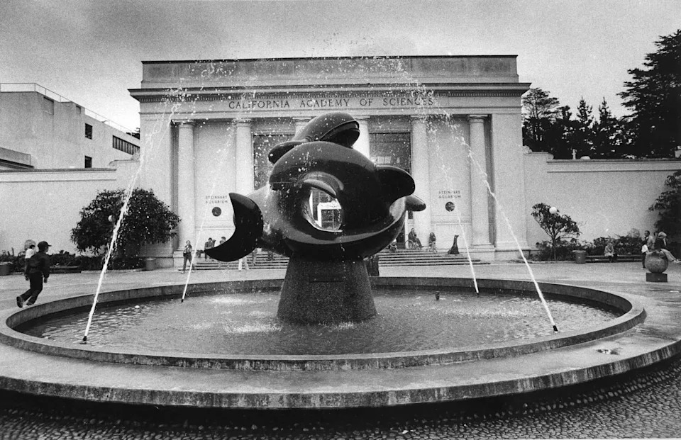 Feb. 27, 1983: Robert Howard's "Whales" sculpture at the California Academy of Sciences. It was originally part of the Golden Gate International Exposition on Treasure Island. (Frederic Larson/S.F. Chronicle)
