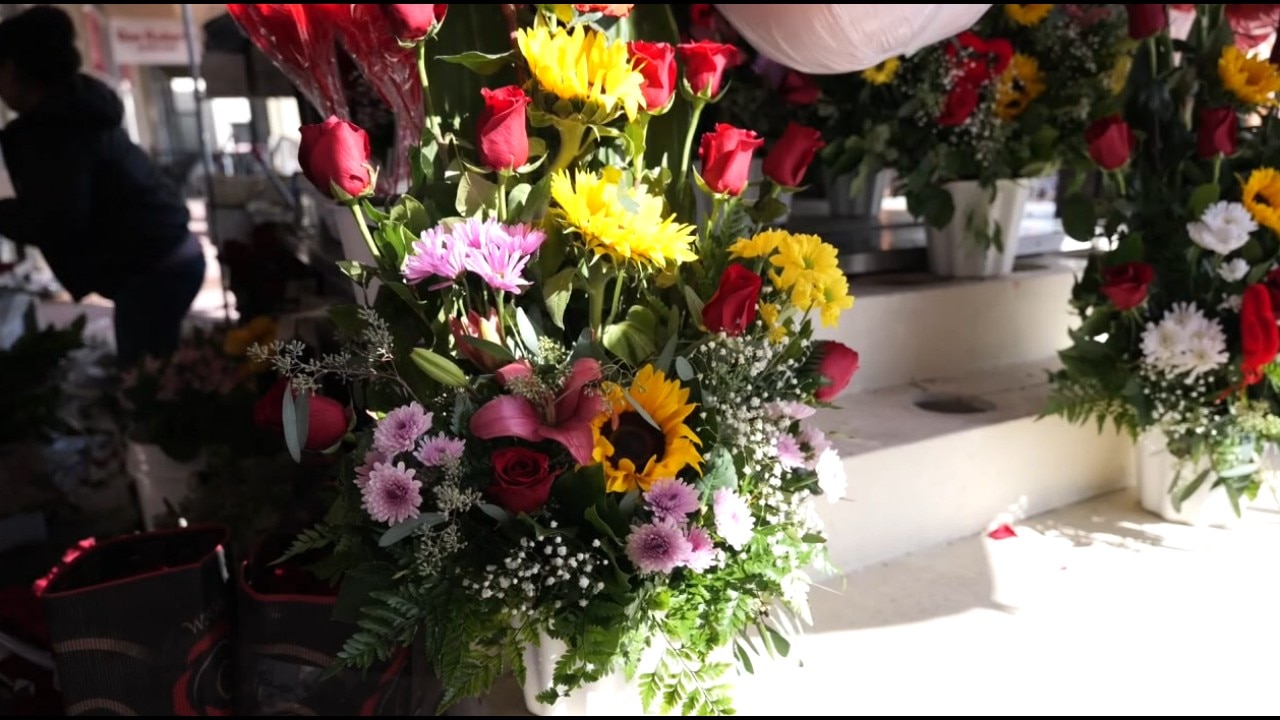 Street flower vendors continue working despite ICE fears