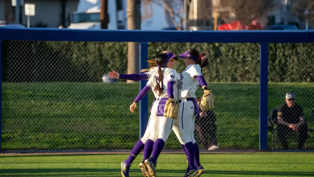 Alexis DeBoer, Sophia Ramuno power UW softball past Fresno State 2-0