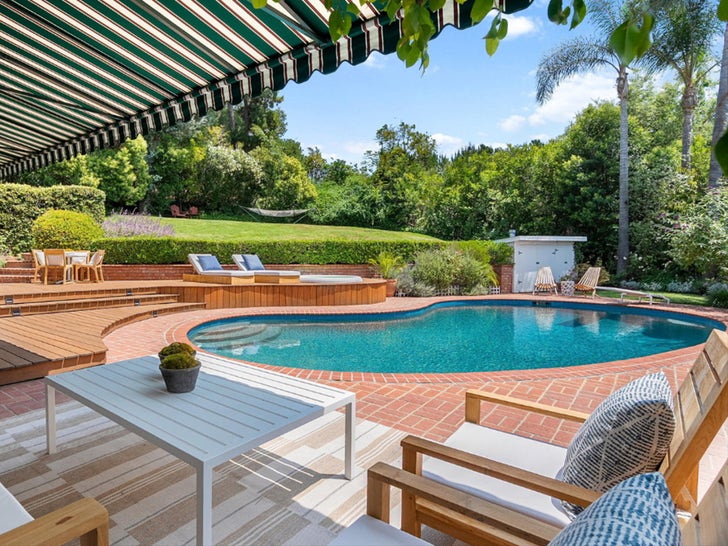 0213-Charlotte-Ross-Studio-City-Home-For-Sale-Sub4