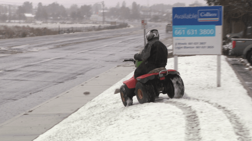 Local weather observer helps meteorologists report conditions (KBAK/KBFX){p}{/p}