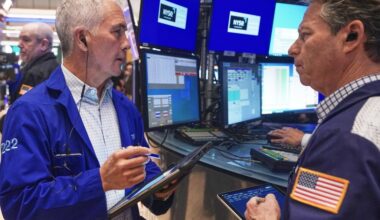 US stocks dip after Trump ramps up his tariffs