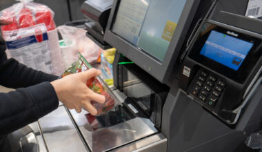 Self-Checkout Workers Now Required in an Orange County City