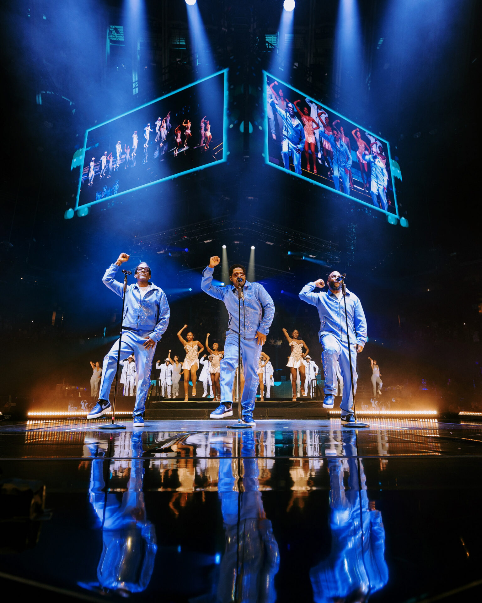 B2M 1 CROP riannachloe Oakland