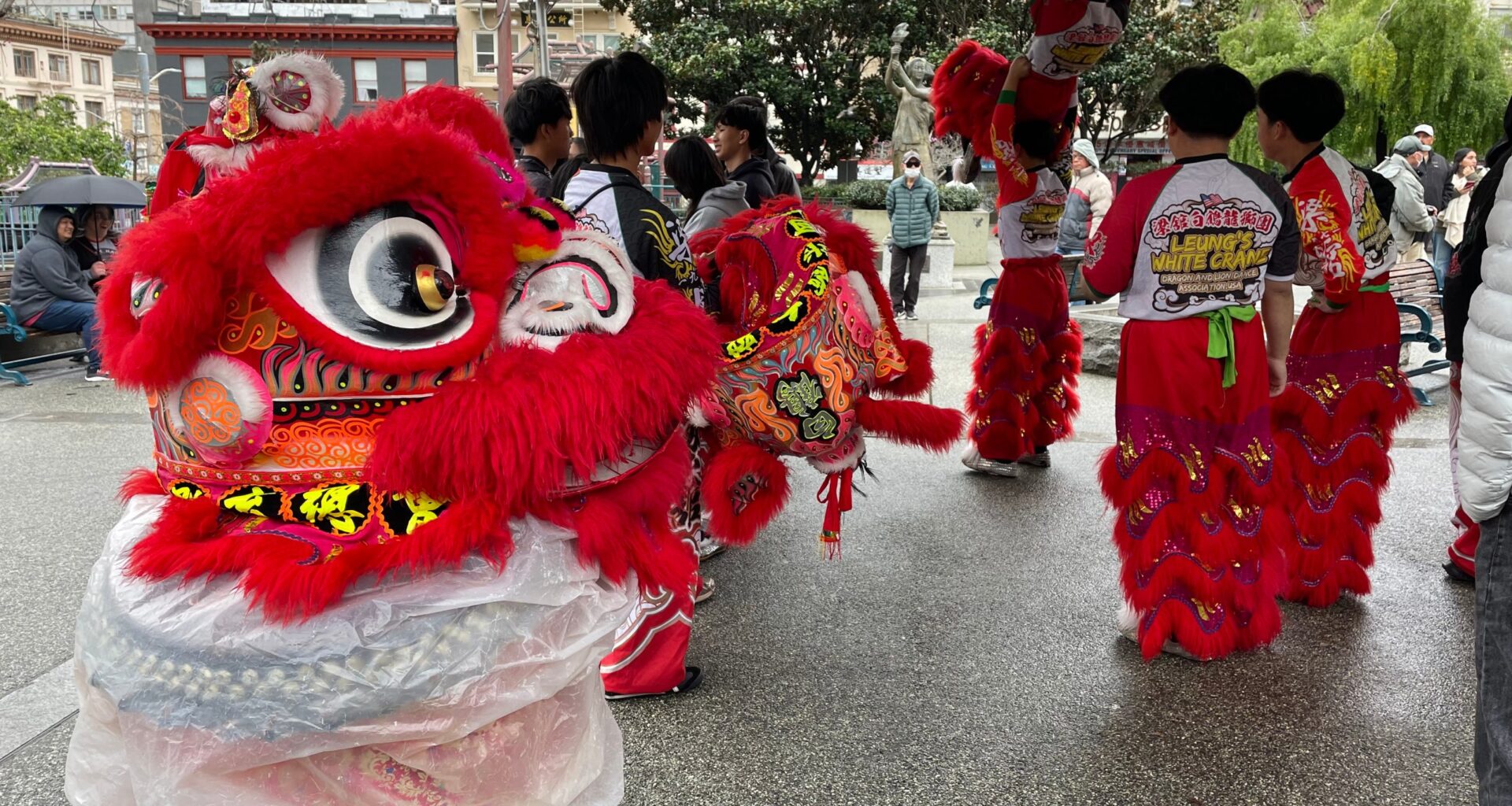 Hundreds brave the rain to celebrate Lunar New Year in San Francisco’s Chinatown
