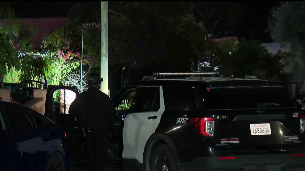 Burglary suspect locks himself in Pacoima home – NBC Los Angeles