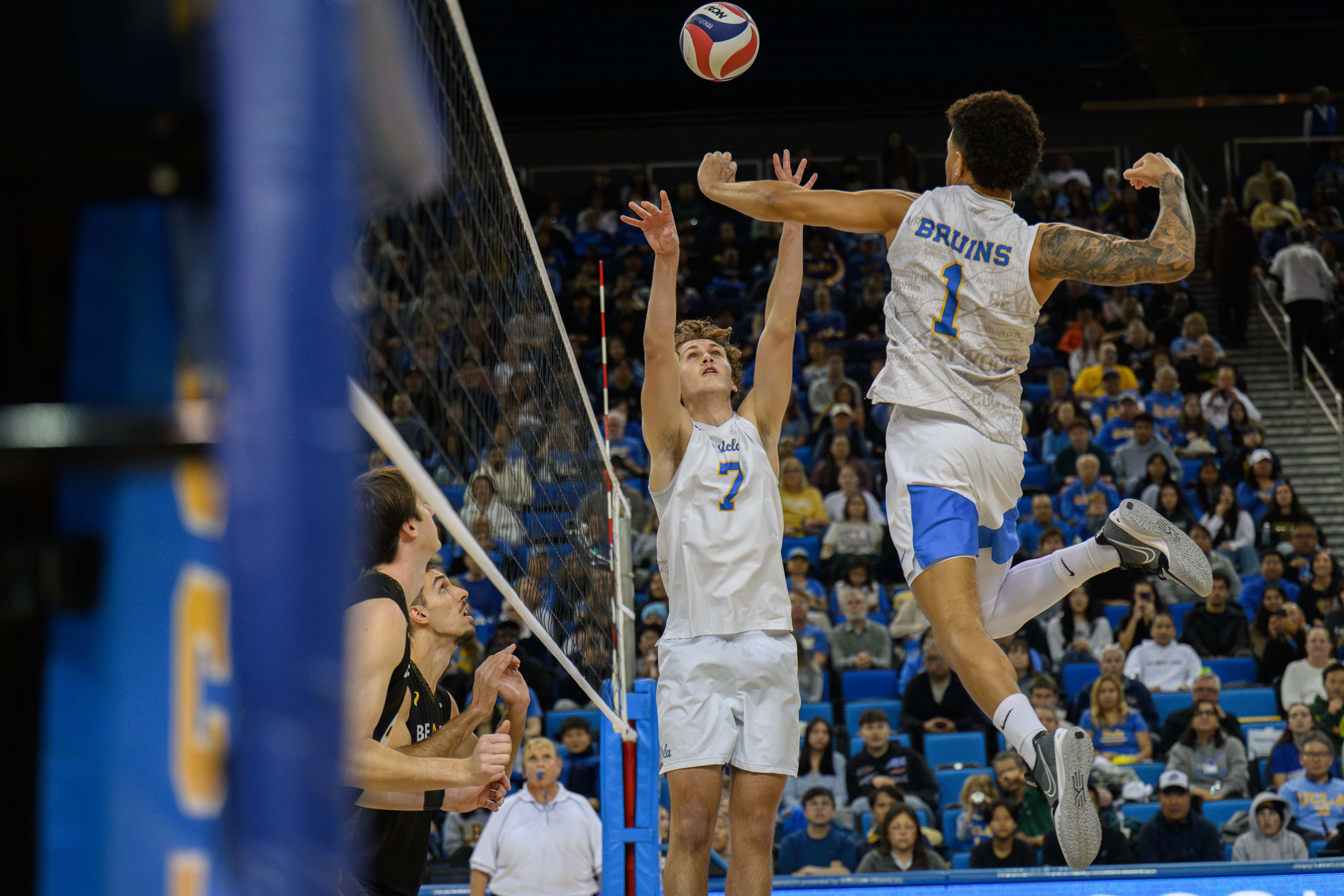 (Zimo Li/Daily Bruin senior staff)