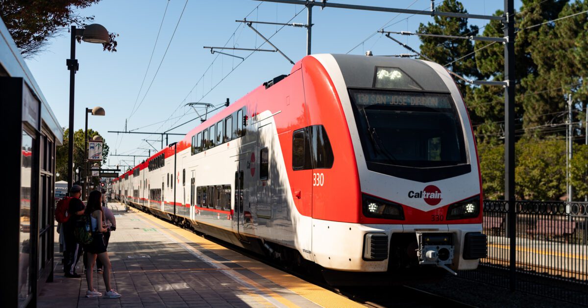 Mountain View approves plan to close downtown train crossing to cars