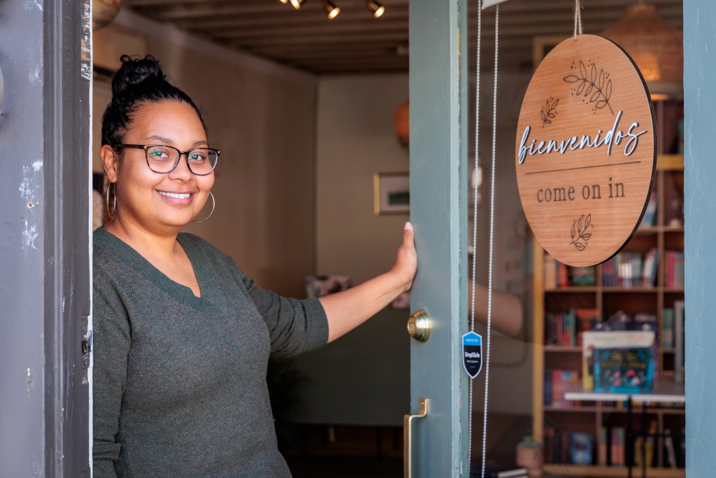 Things to do in Long Beach: Valentine’s and Galentine’s gatherings, salsa dancing, speed dating and more!