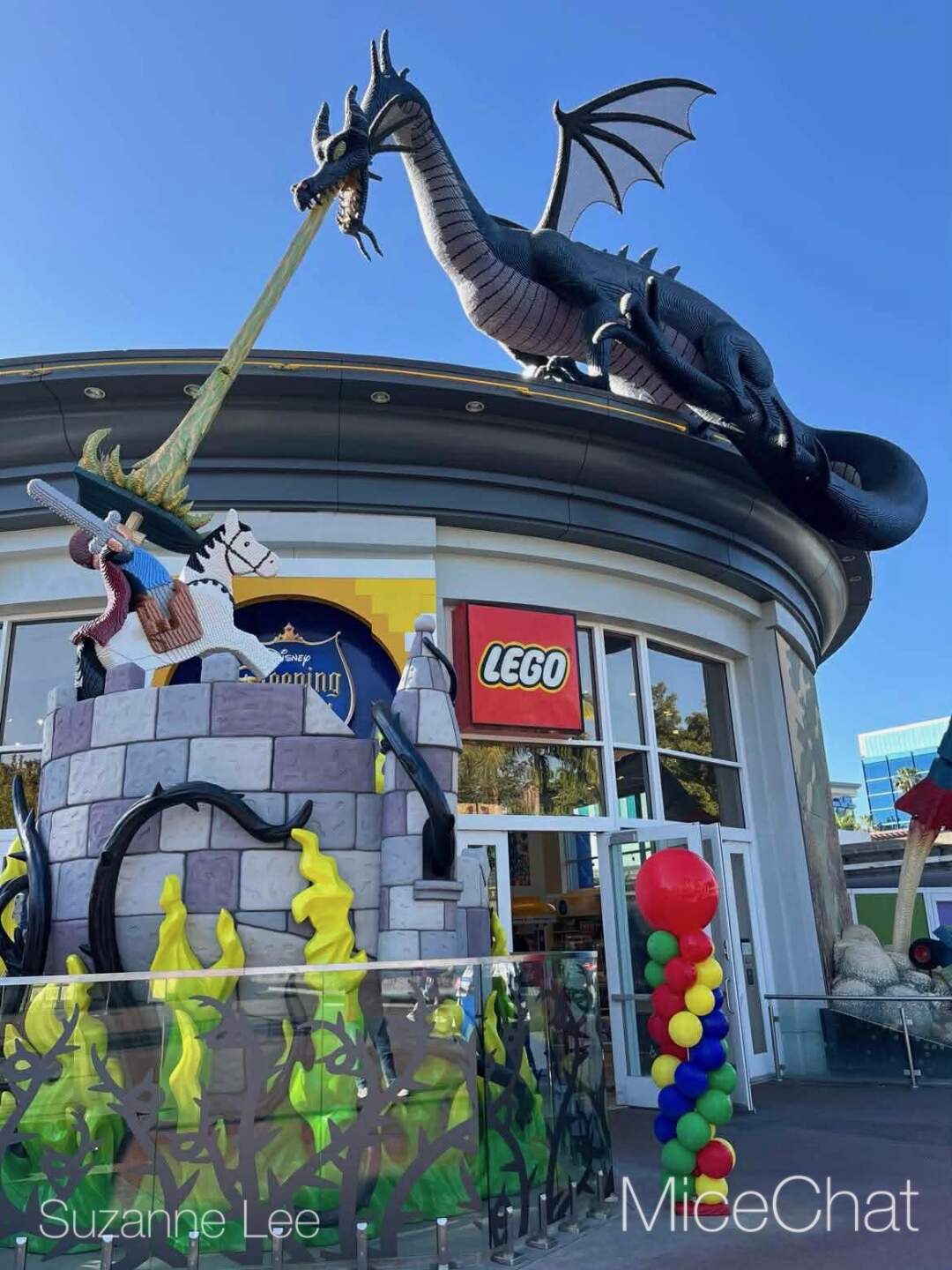 , DISNEYLAND UPDATE: Transport Troubles, 25 Years of Change & After Dark Dates Drop