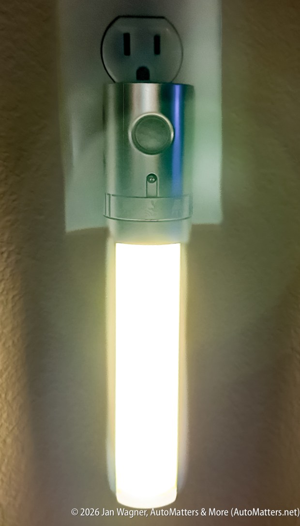 KODA color changing night light and flashlight(Jan Wagner)